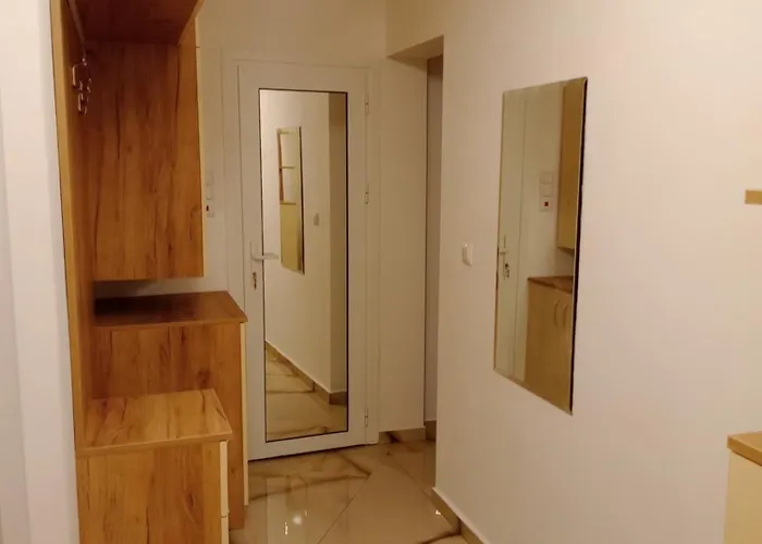 Red Square Boutique *